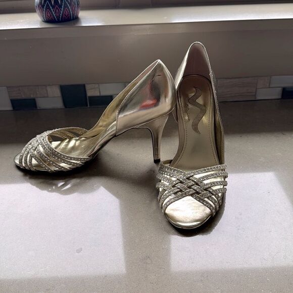 Nina heels, Gold with rhinestones, perfect for festive event.  Size 9. - Picture 1 of 4